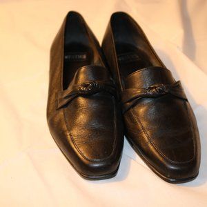 Westies Loveknot black leather flat with short heel gentle wear 8